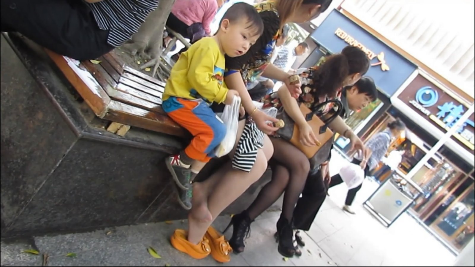 streetsnapshoep[00 02 10][20181210 195959 0]